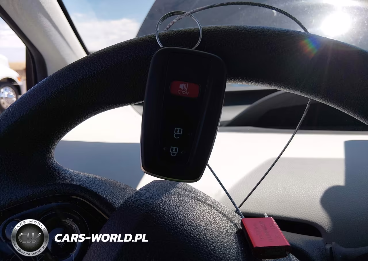 2020 Toyota Prius L Eco VIN:JTDKARFU5L3106449 - 11