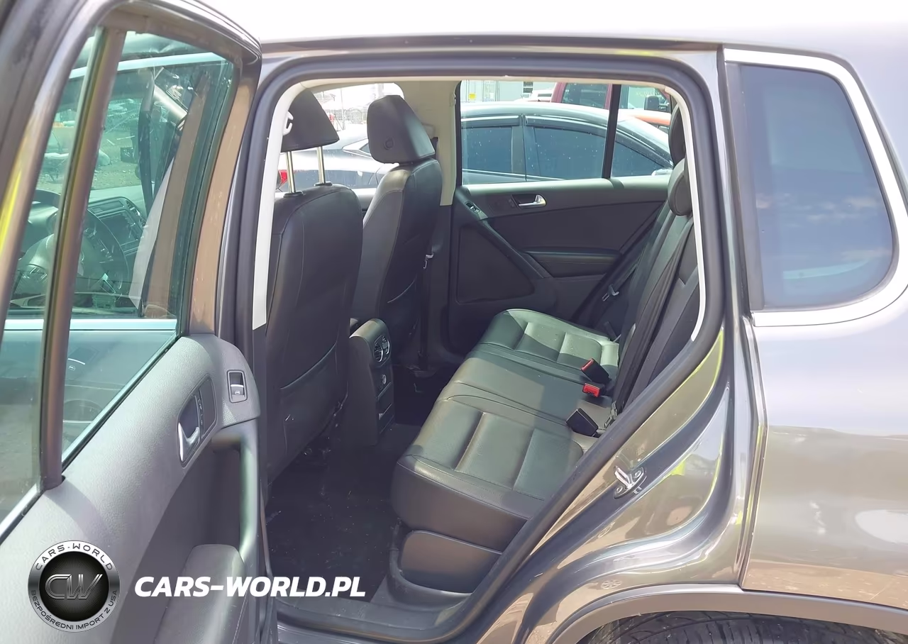 2016 Volkswagen Tiguan Se VIN:WVGAV7AX1GW557397 - 8
