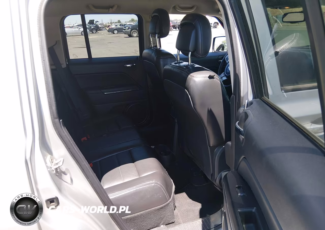 2011 Jeep Patriot Latitude X VIN:1J4NF4GB0BD279524 - 8