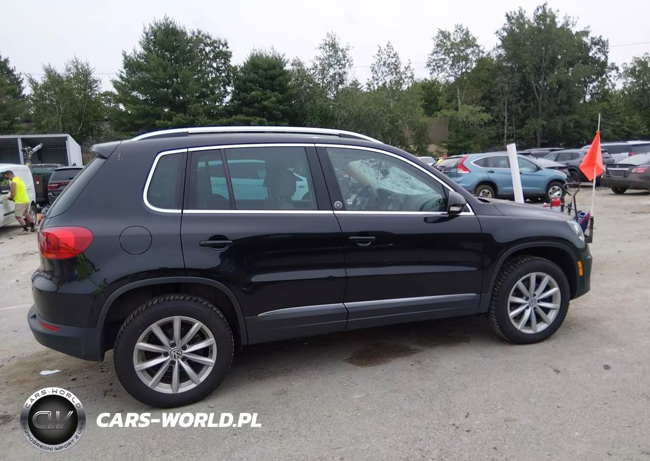 2017 Volkswagen Tiguan 2.0T Wolfsburg Edition VIN:WVGRV7AXXHK026775 - 13