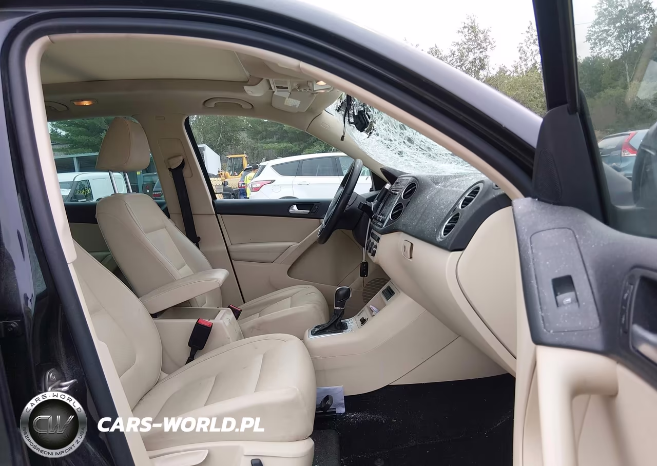 2017 Volkswagen Tiguan 2.0T Wolfsburg Edition VIN:WVGRV7AXXHK026775 - 5