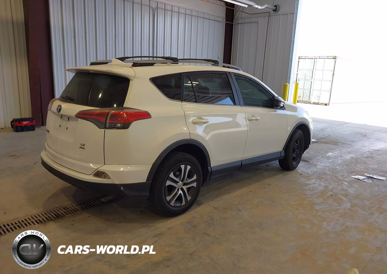 2017 Toyota Rav4 Le VIN:JTMBFREV5HJ703339 - 4