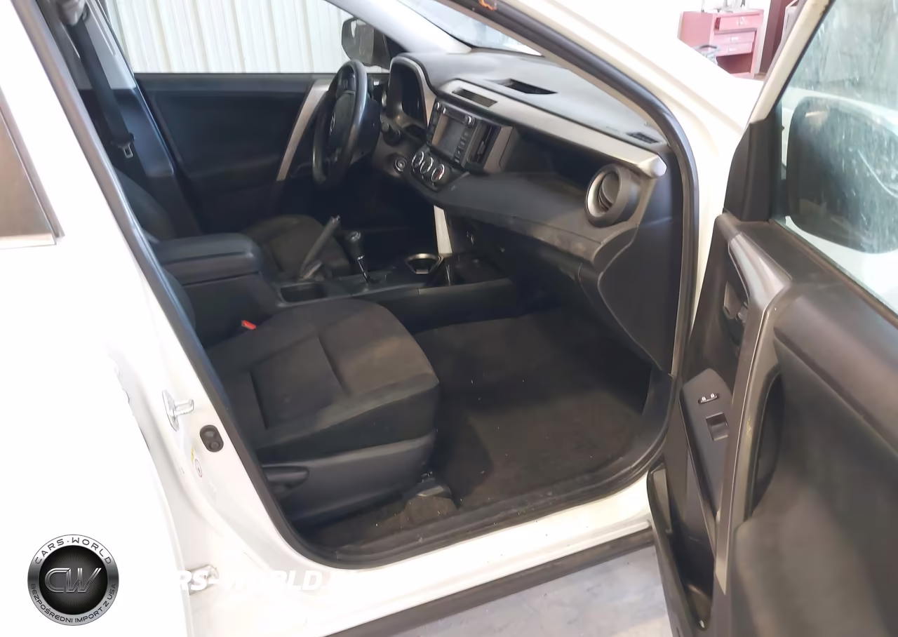 2017 Toyota Rav4 Le VIN:JTMBFREV5HJ703339 - 5