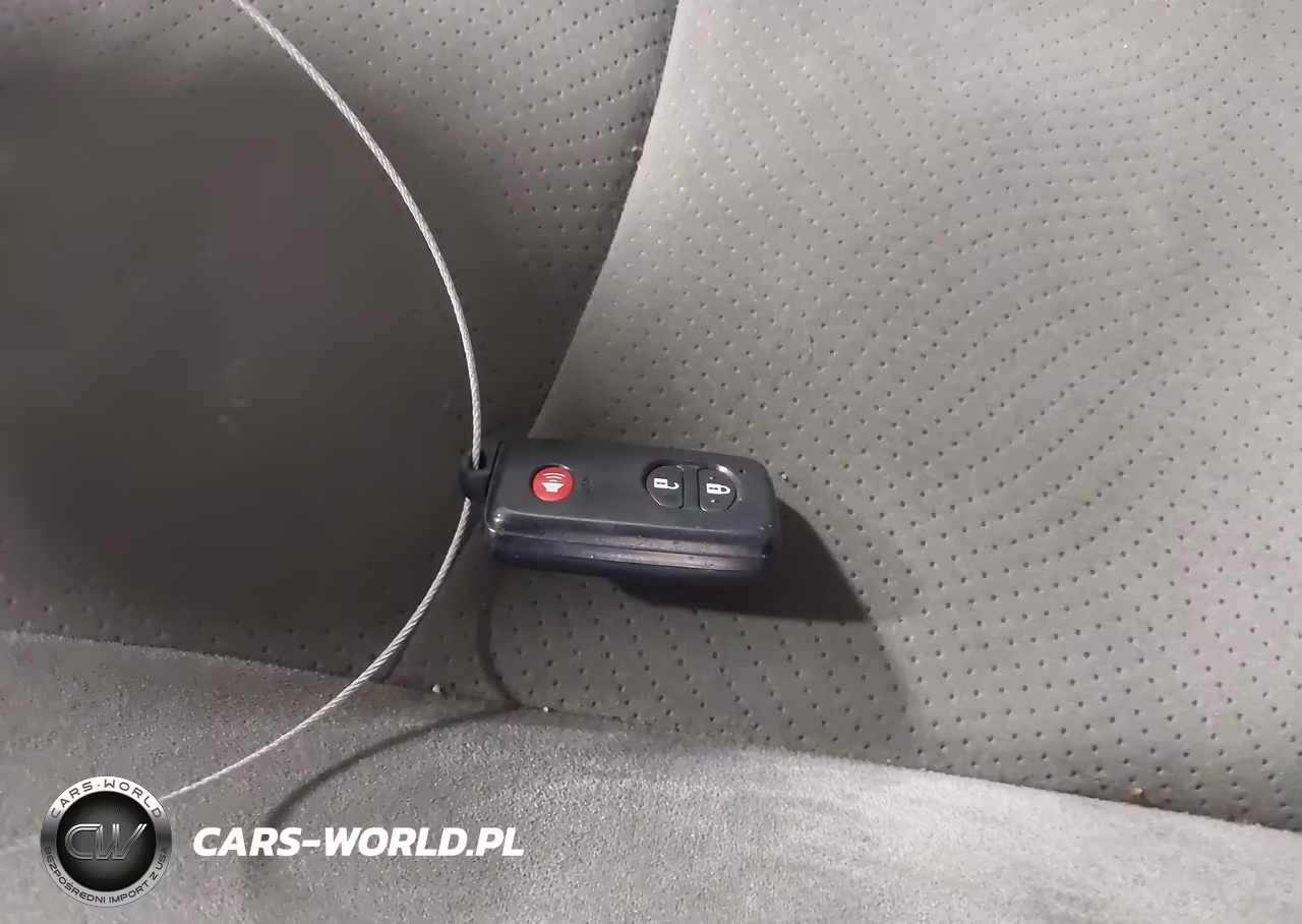 2013 Toyota Prius Two VIN:JTDKN3DU9D5647868 - 11