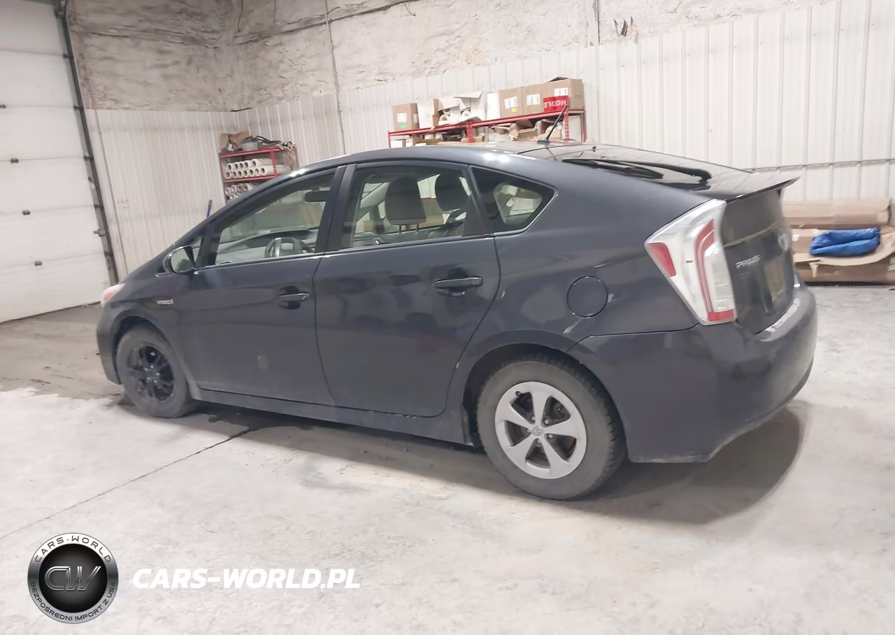 2013 Toyota Prius Two VIN:JTDKN3DU9D5647868 - 14