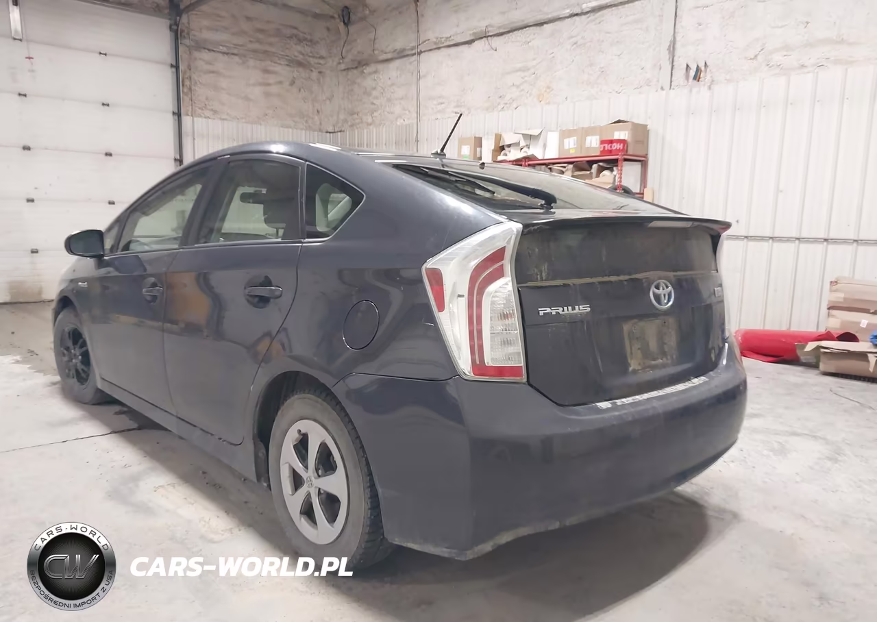 2013 Toyota Prius Two VIN:JTDKN3DU9D5647868 - 3