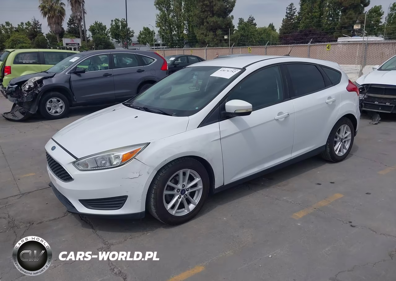 2017 Ford Focus Se VIN:1FADP3K26HL271545 - 2