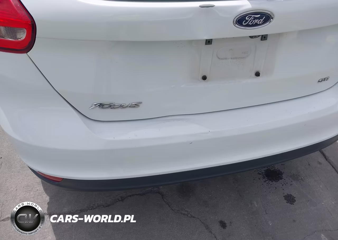 2017 Ford Focus Se VIN:1FADP3K26HL271545 - 6