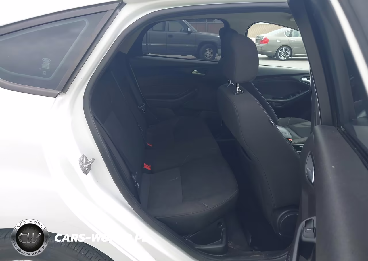 2017 Ford Focus Se VIN:1FADP3K26HL271545 - 8