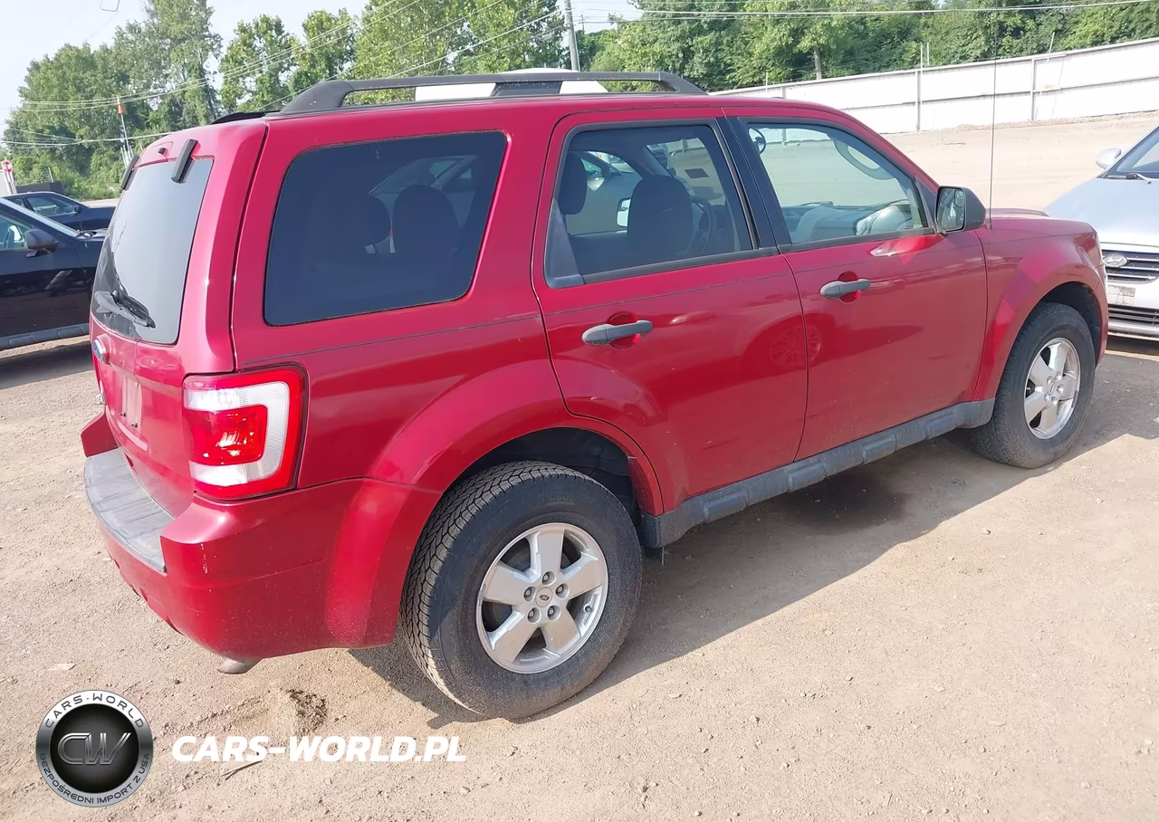 2011 Ford Escape Xlt VIN:1FMCU0D76BKB53462 - 4
