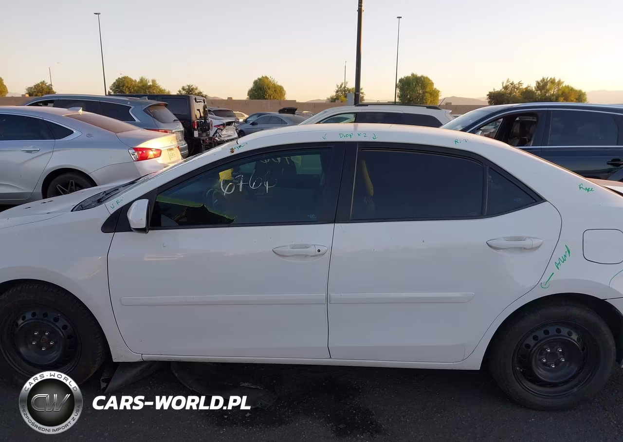 2019 Toyota Corolla Le VIN:2T1BURHE6KC187450 - 14
