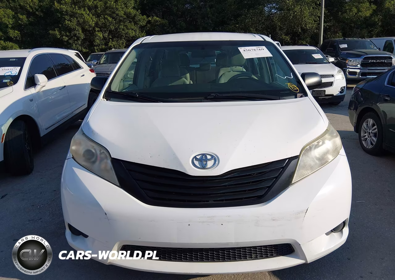2011 Toyota Sienna VIN:5TDKA3DC1BS007793 - 11