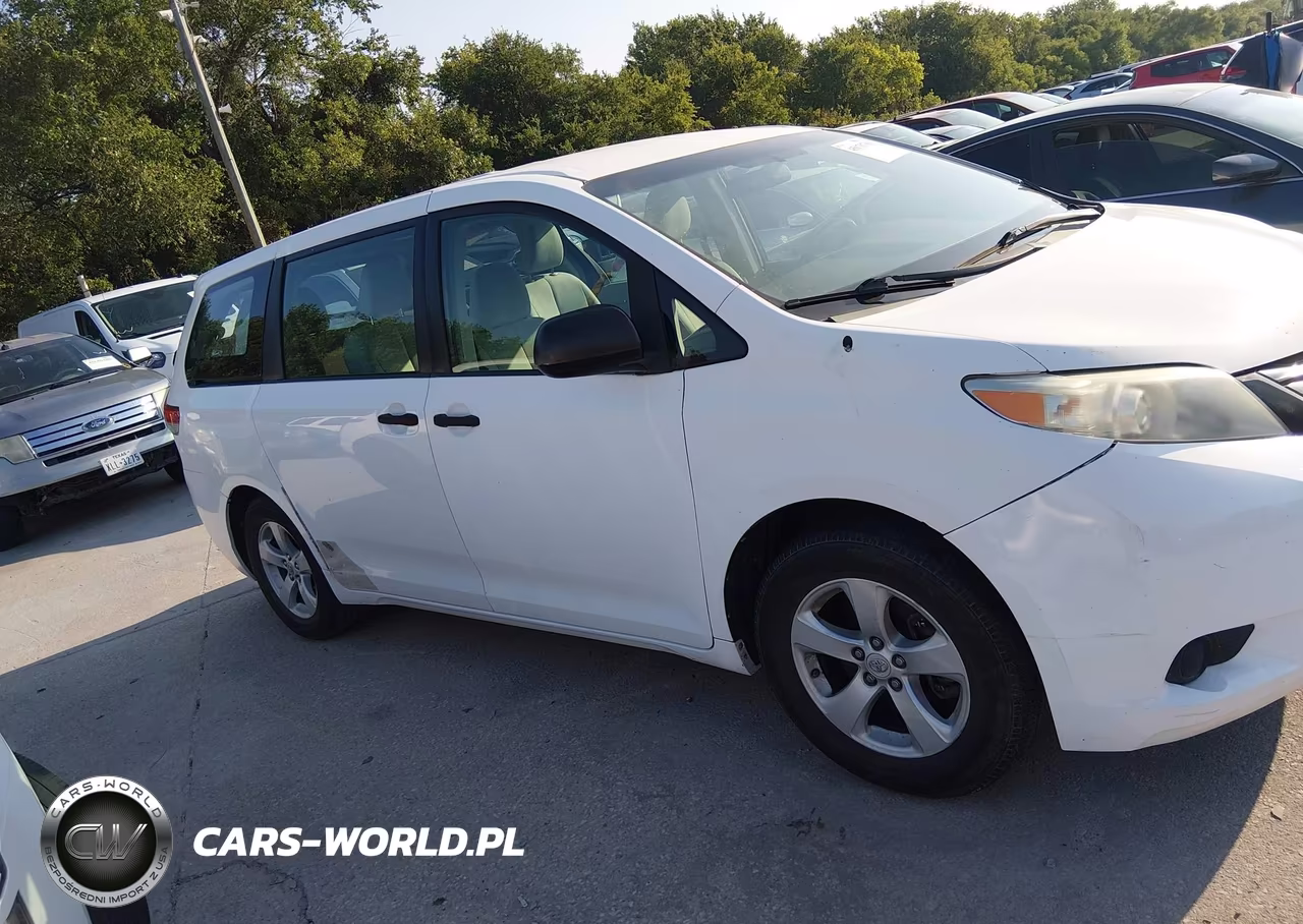 2011 Toyota Sienna VIN:5TDKA3DC1BS007793 - 12