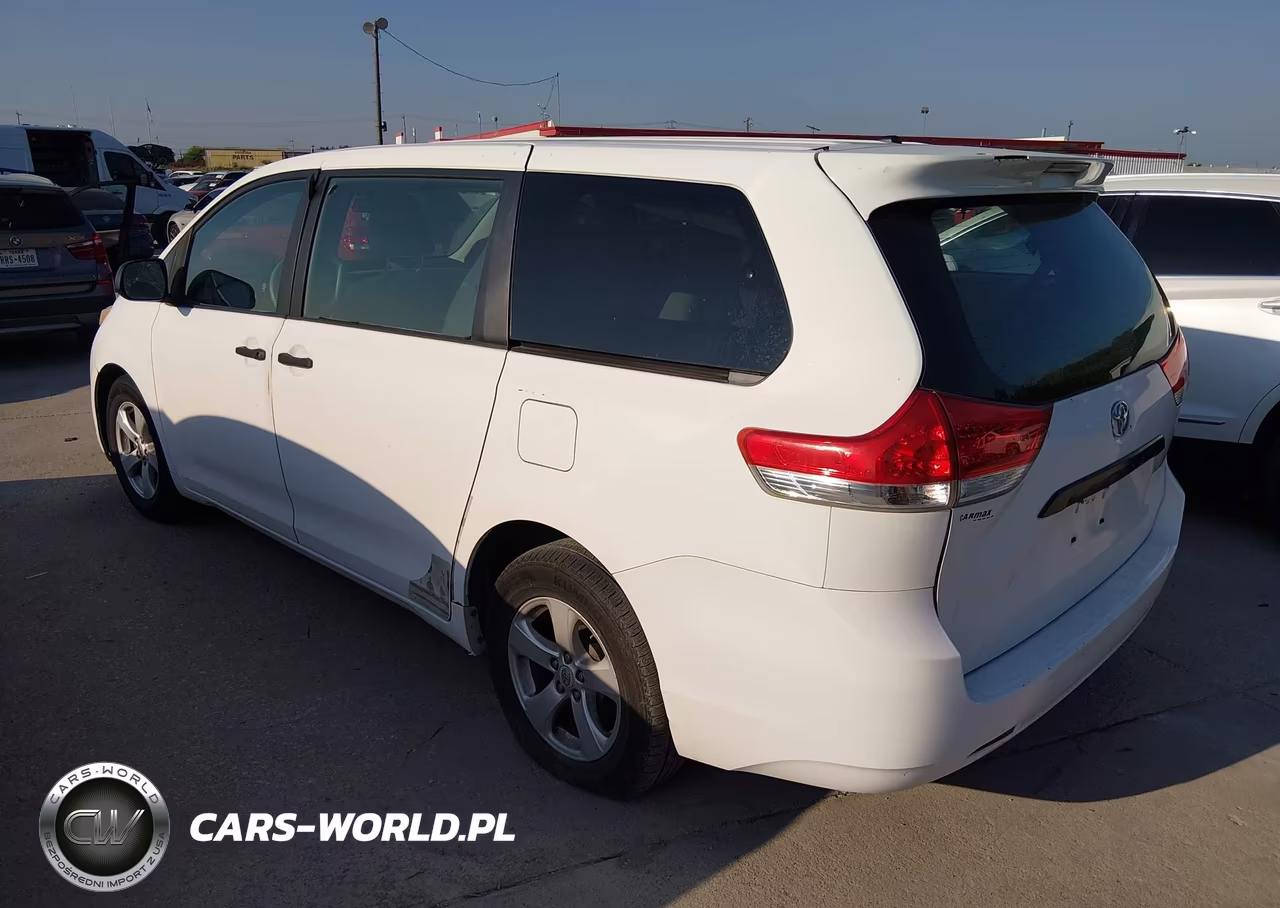 2011 Toyota Sienna VIN:5TDKA3DC1BS007793 - 3