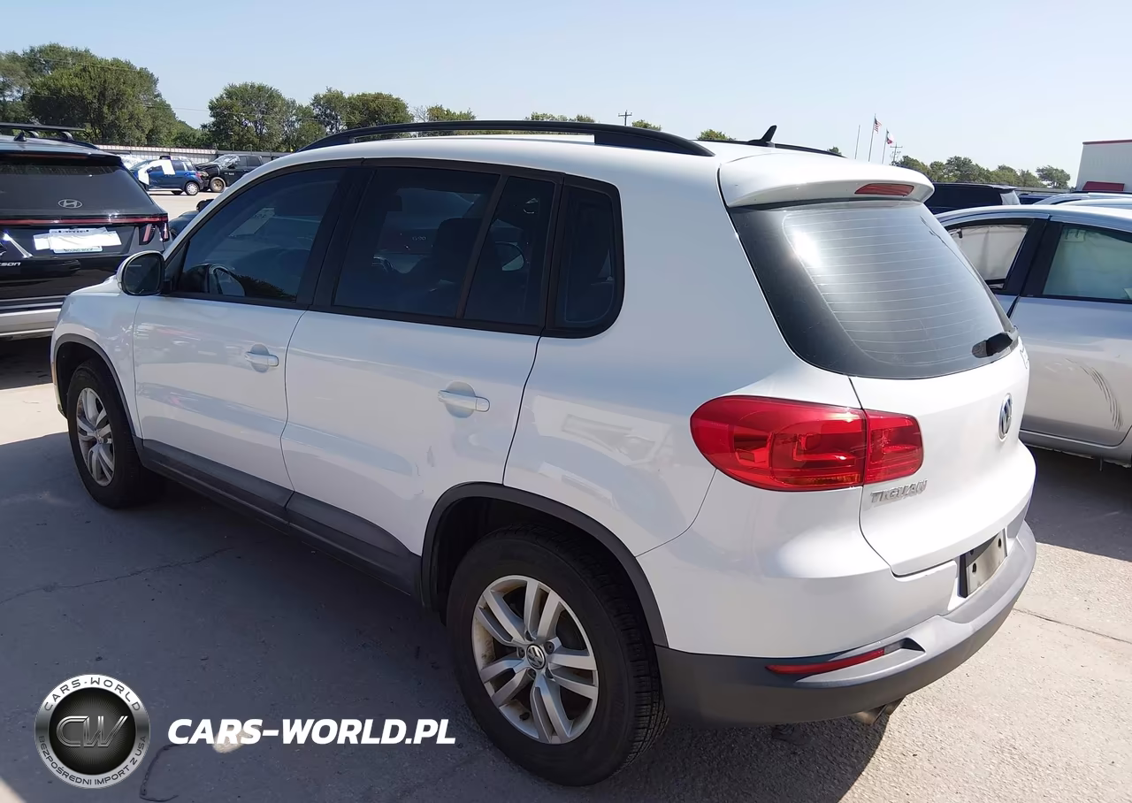 2016 Volkswagen Tiguan S VIN:WVGAV7AX3GW546997 - 3