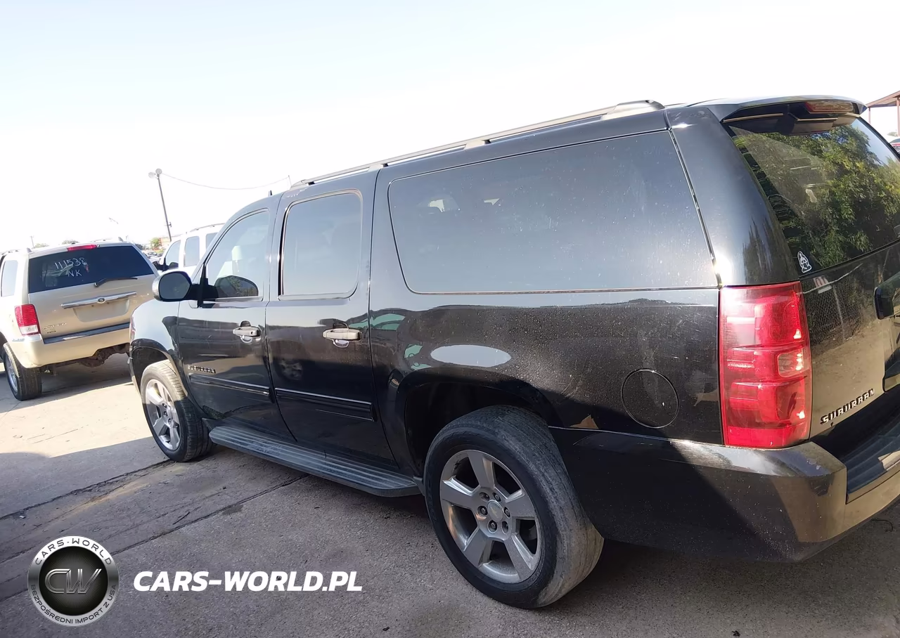 2010 Chevrolet Suburban 1500 Ls VIN:1GNUCHE06AR237418 - 14