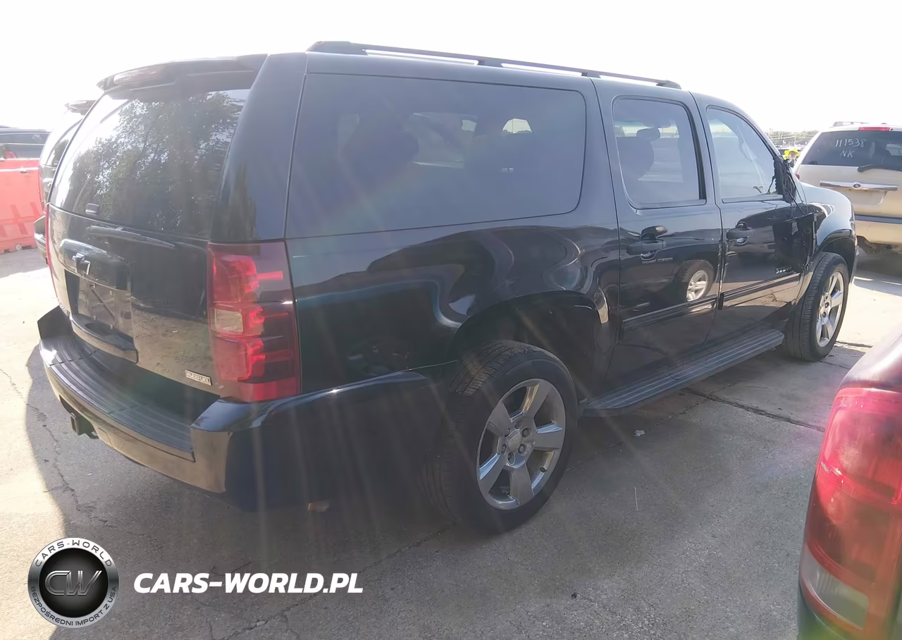 2010 Chevrolet Suburban 1500 Ls VIN:1GNUCHE06AR237418 - 4