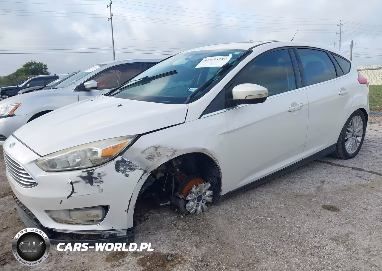 2017 Ford Focus Titanium VIN:1FADP3N2XHL299411 - 6