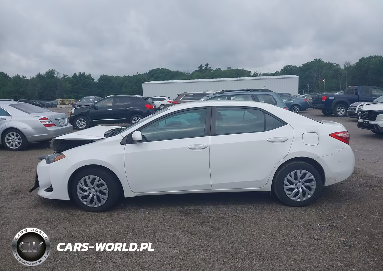 2017 Toyota Corolla Le VIN:2T1BURHE9HC904691 - 14
