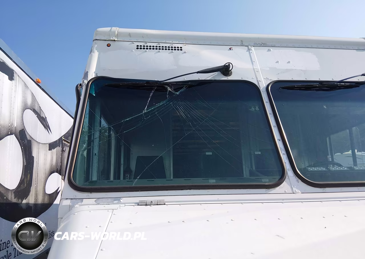 2015 Ford F-59 Commercial Stripped VIN:1F66F5KY7F0A04678 - 17