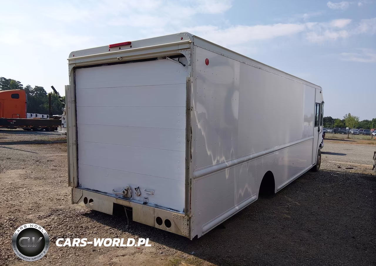 2015 Ford F-59 Commercial Stripped VIN:1F66F5KY7F0A04678 - 4