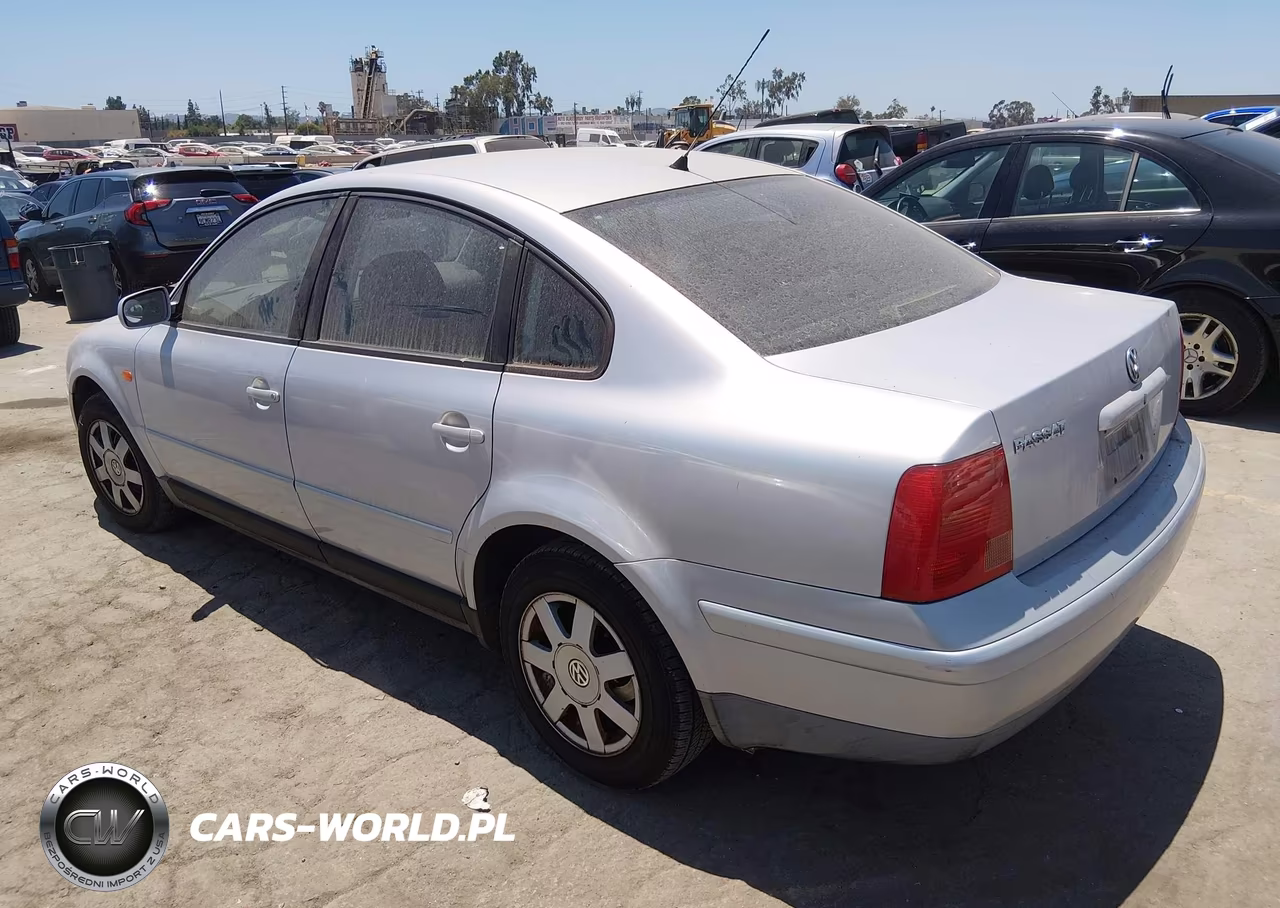 1999 Volkswagen Passat Gls VIN:WVWMA63B1XE045864 - 3
