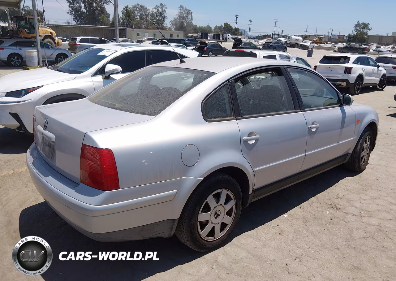 1999 Volkswagen Passat Gls VIN:WVWMA63B1XE045864 - 4
