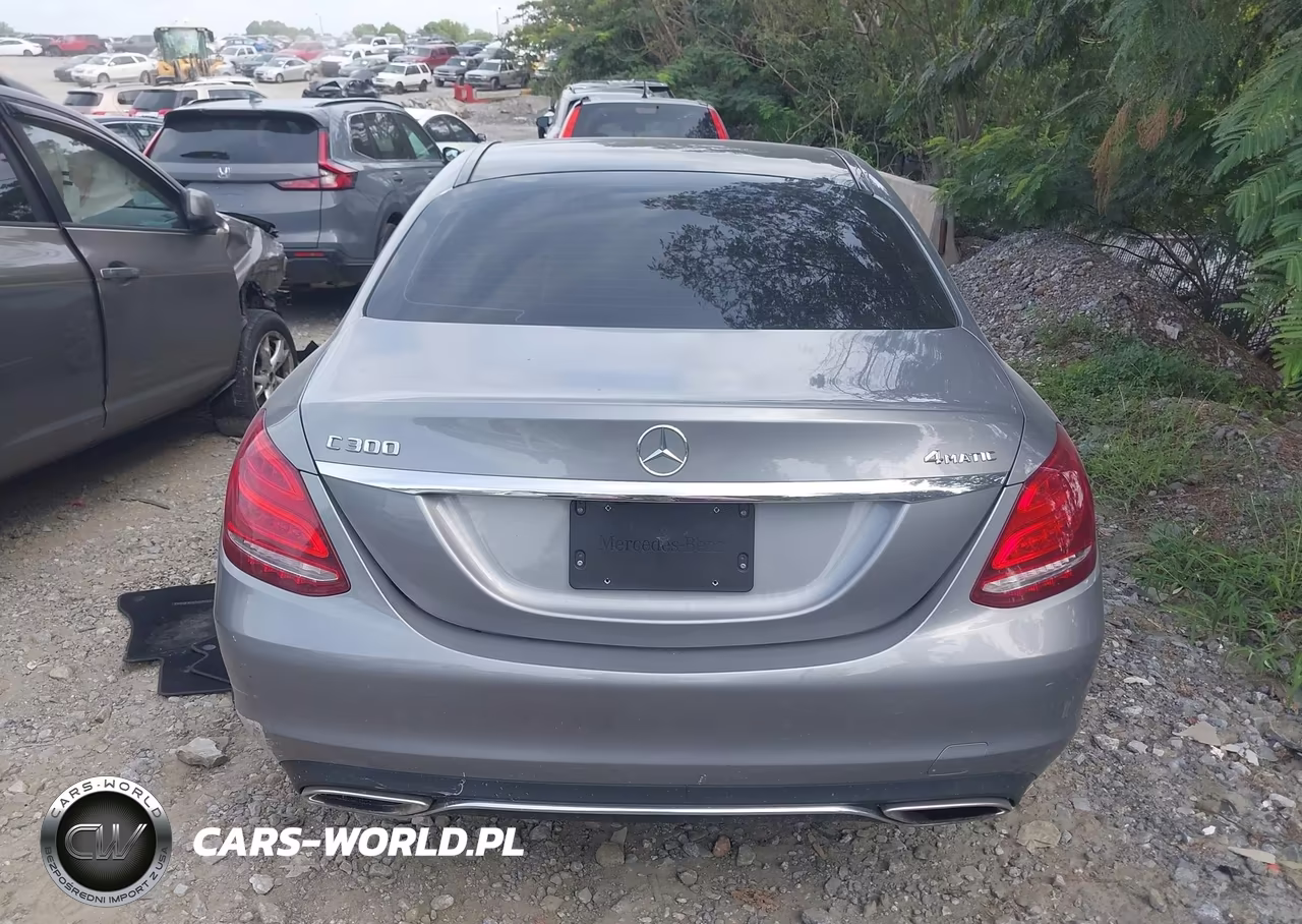 2015 Mercedes-Benz C 300 4Matic VIN:55SWF4KB3FU091224 - 16