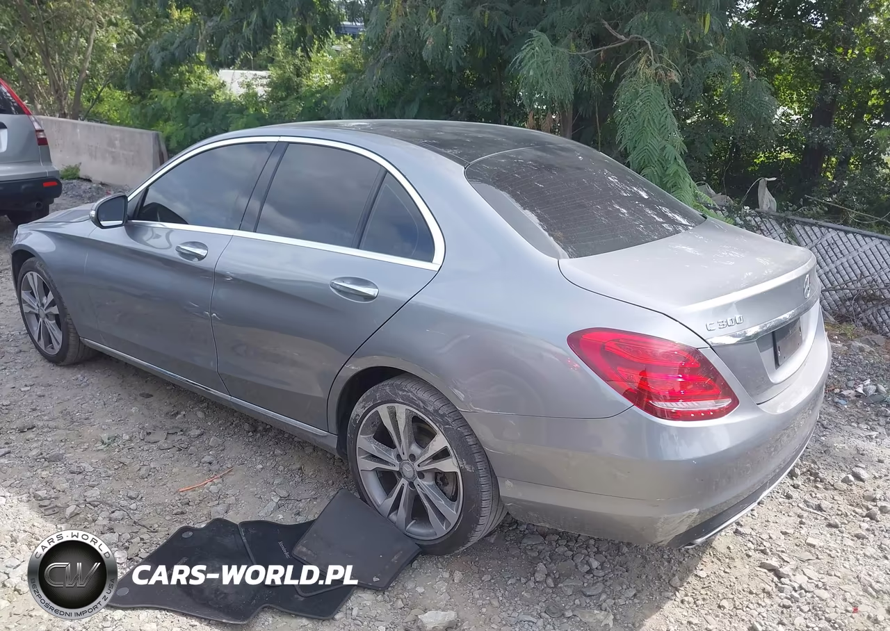 2015 Mercedes-Benz C 300 4Matic VIN:55SWF4KB3FU091224 - 3