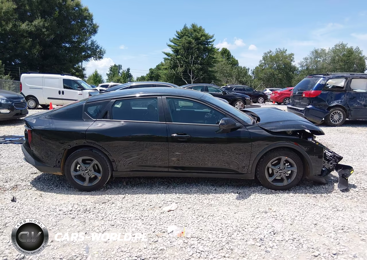 2025 Kia K4 Lxs VIN:3KPFT4DE9SE225218 - 13