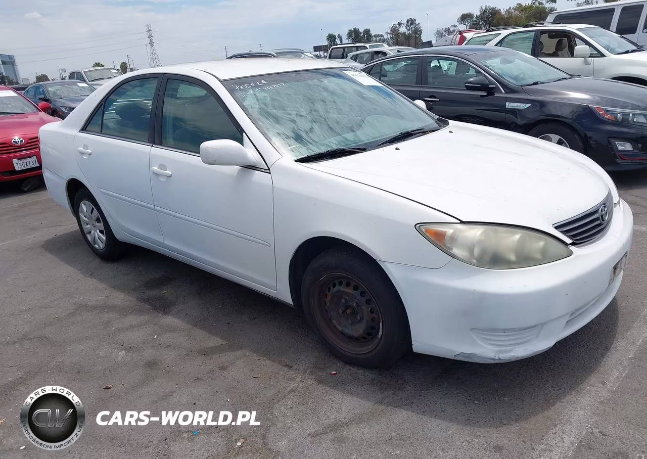 2005 Toyota Camry Le – zdjęcie 1 z 12