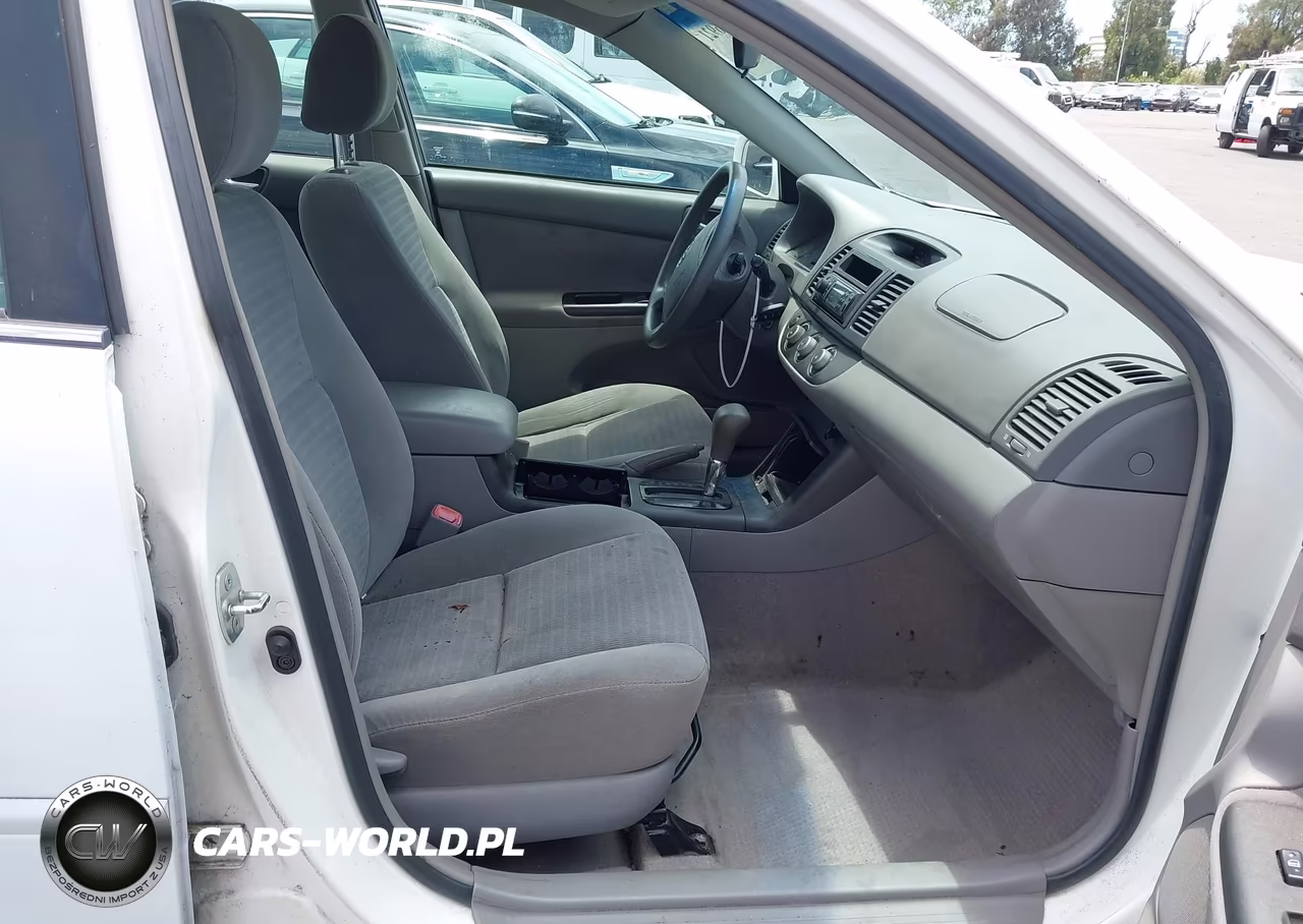 2005 Toyota Camry Le VIN:4T1BE32K55U411187 - 5