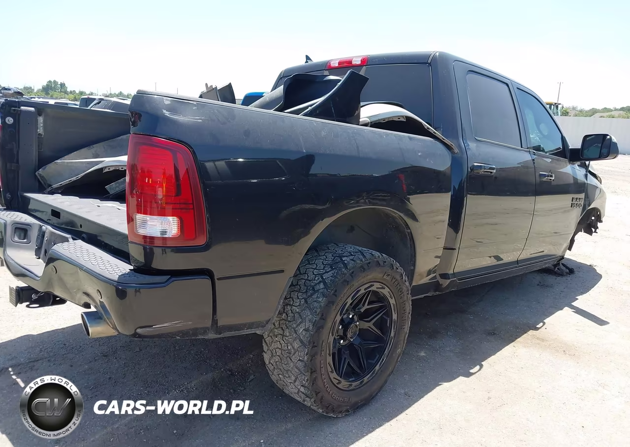 2018 Ram 1500 Night 4X4 5'7 Box VIN:1C6RR7MT6JS110400 - 4