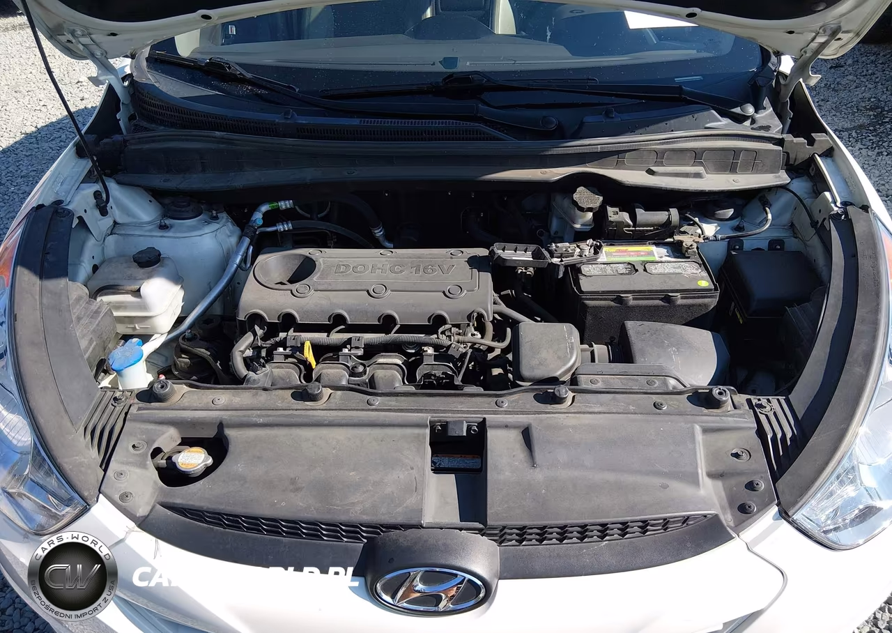 2012 Hyundai Tucson Gls VIN:KM8JUCAC8CU352853 - 10