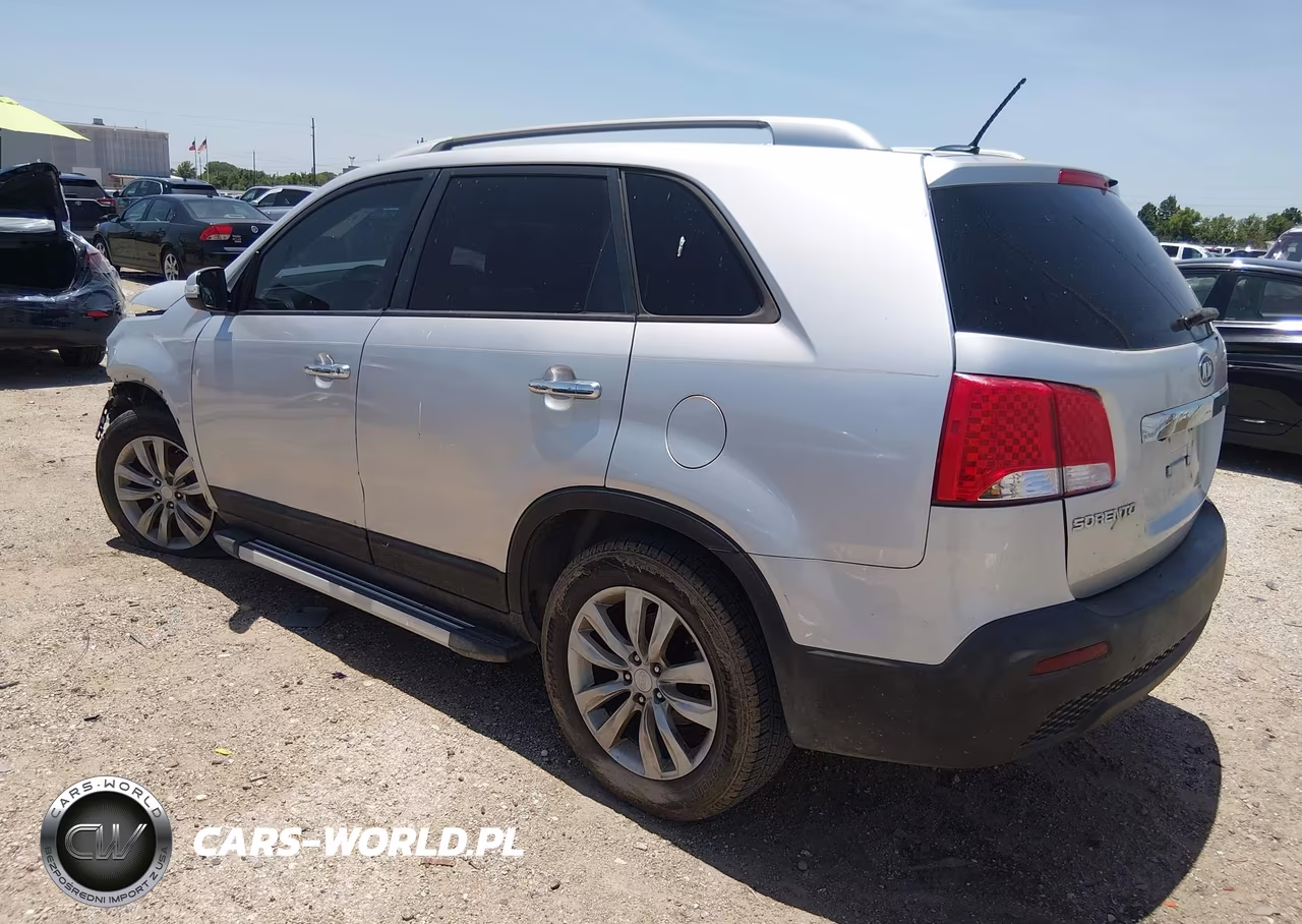 2011 Kia Sorento Lx V6 VIN:5XYKT4A28BG062797 - 3