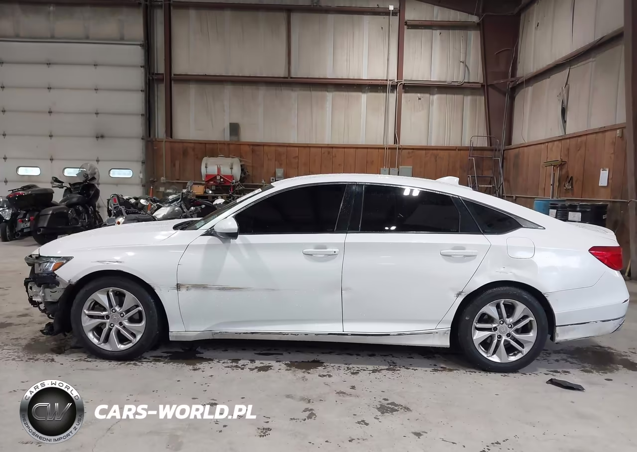2018 Honda Accord Sport VIN:1HGCV1F32JA184585 - 15