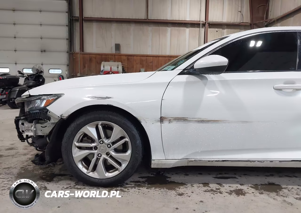 2018 Honda Accord Sport VIN:1HGCV1F32JA184585 - 19