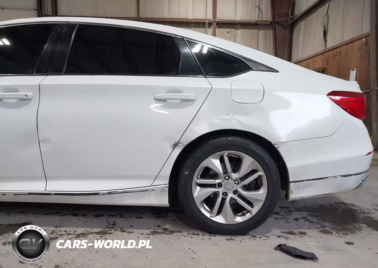 2018 Honda Accord Sport VIN:1HGCV1F32JA184585 - 20