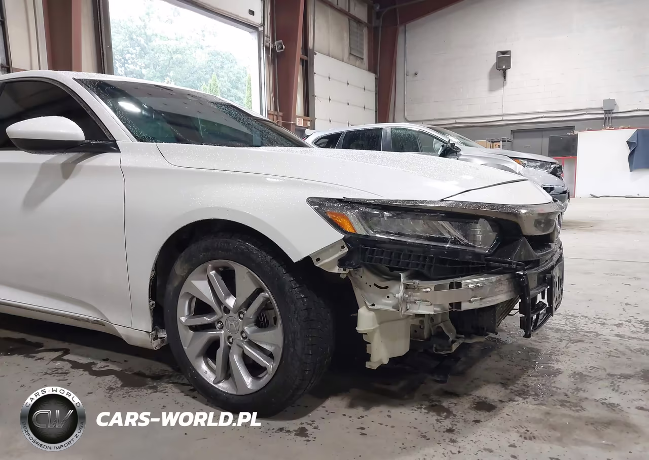 2018 Honda Accord Sport VIN:1HGCV1F32JA184585 - 21