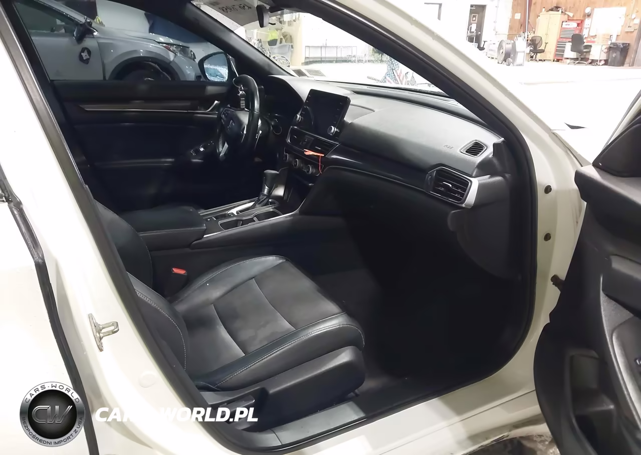 2018 Honda Accord Sport VIN:1HGCV1F32JA184585 - 5