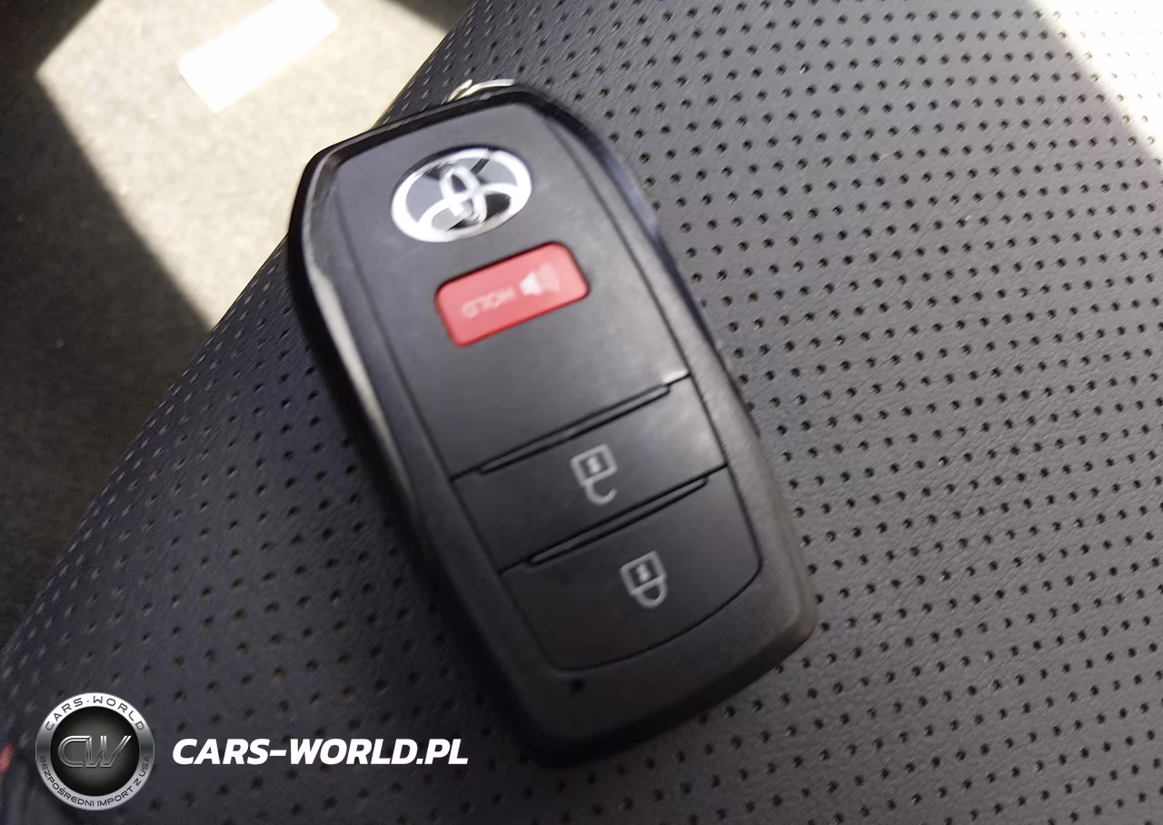 2025 Toyota Prius Plug-In Hybrid Xse VIN:JTDACACU2S3042851 - 11