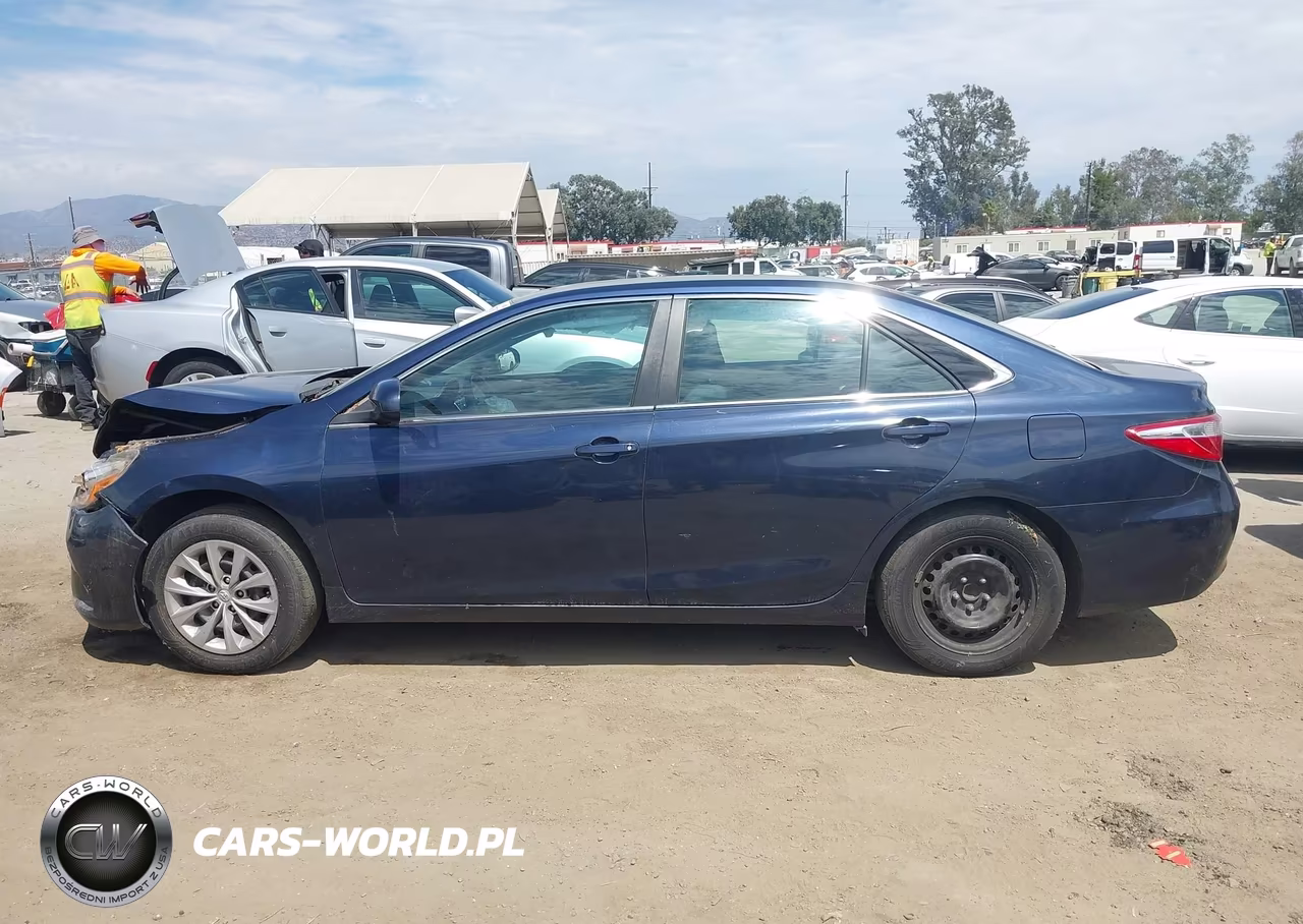 2017 Toyota Camry Le VIN:4T1BF1FK7HU794260 - 14
