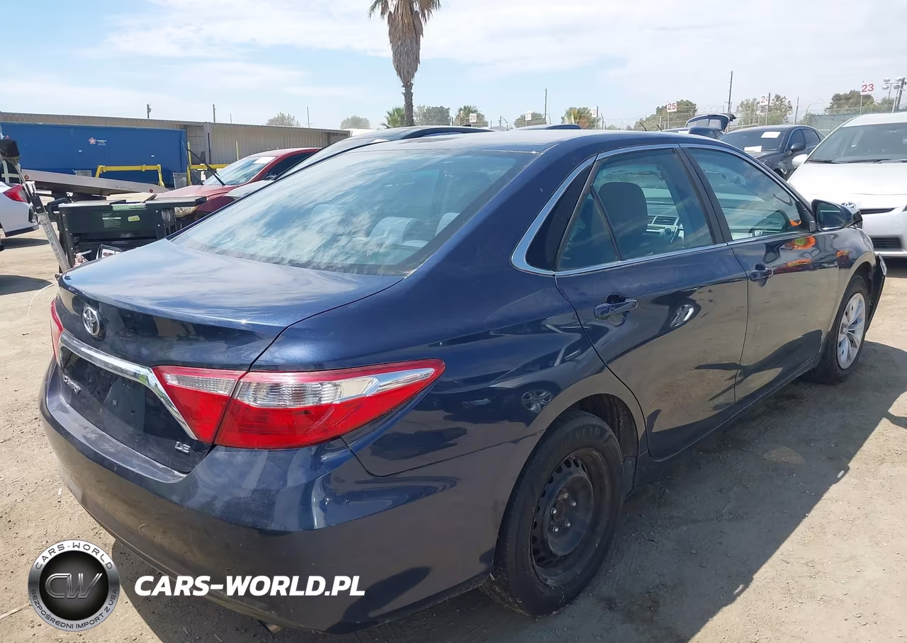 2017 Toyota Camry Le VIN:4T1BF1FK7HU794260 - 4