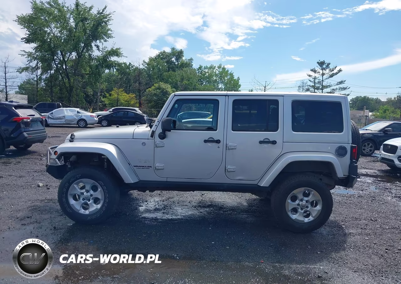2012 Jeep Wrangler Unlimited Sahara VIN:1C4HJWEG4CL122470 - 14