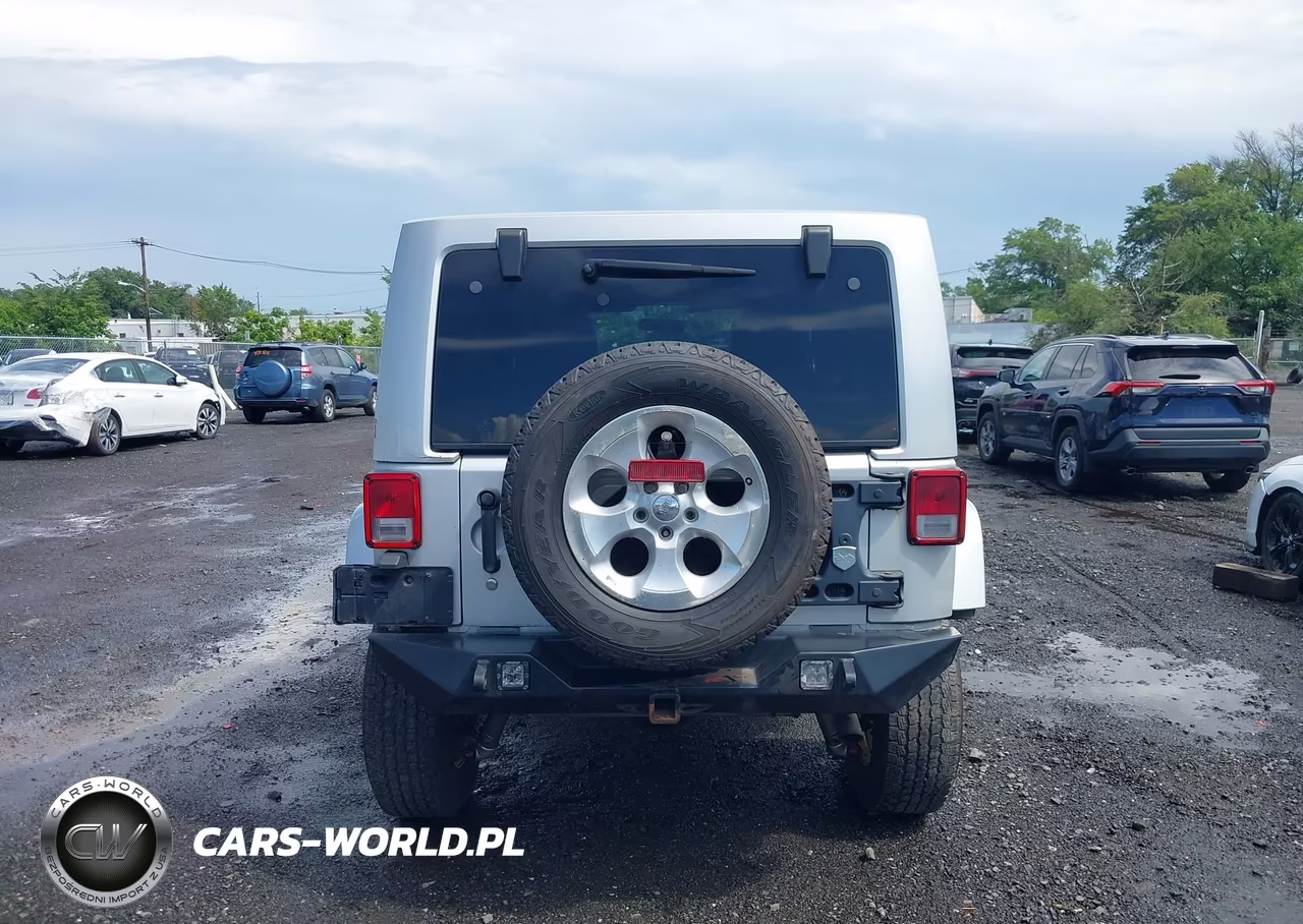 2012 Jeep Wrangler Unlimited Sahara VIN:1C4HJWEG4CL122470 - 16