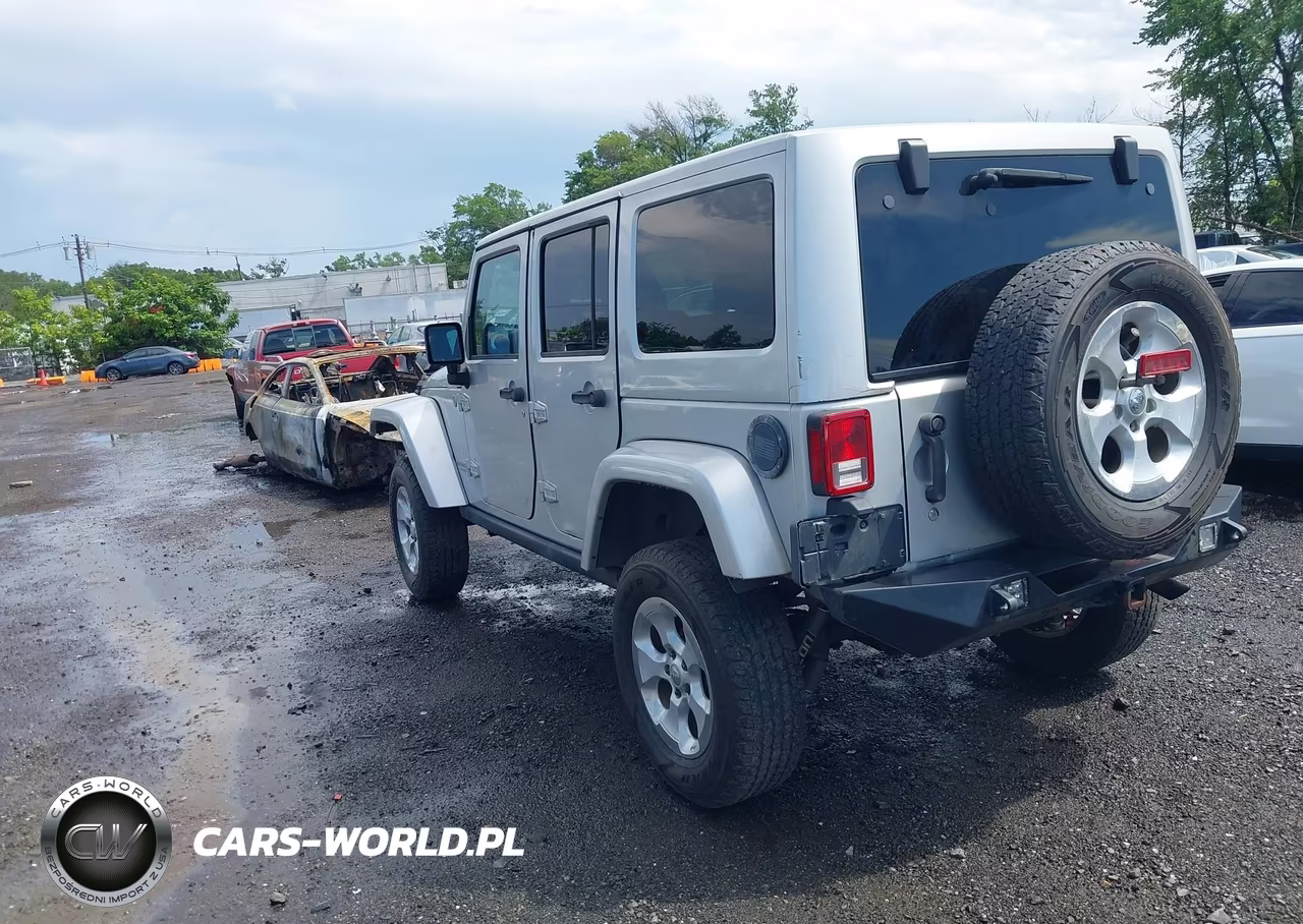 2012 Jeep Wrangler Unlimited Sahara VIN:1C4HJWEG4CL122470 - 3