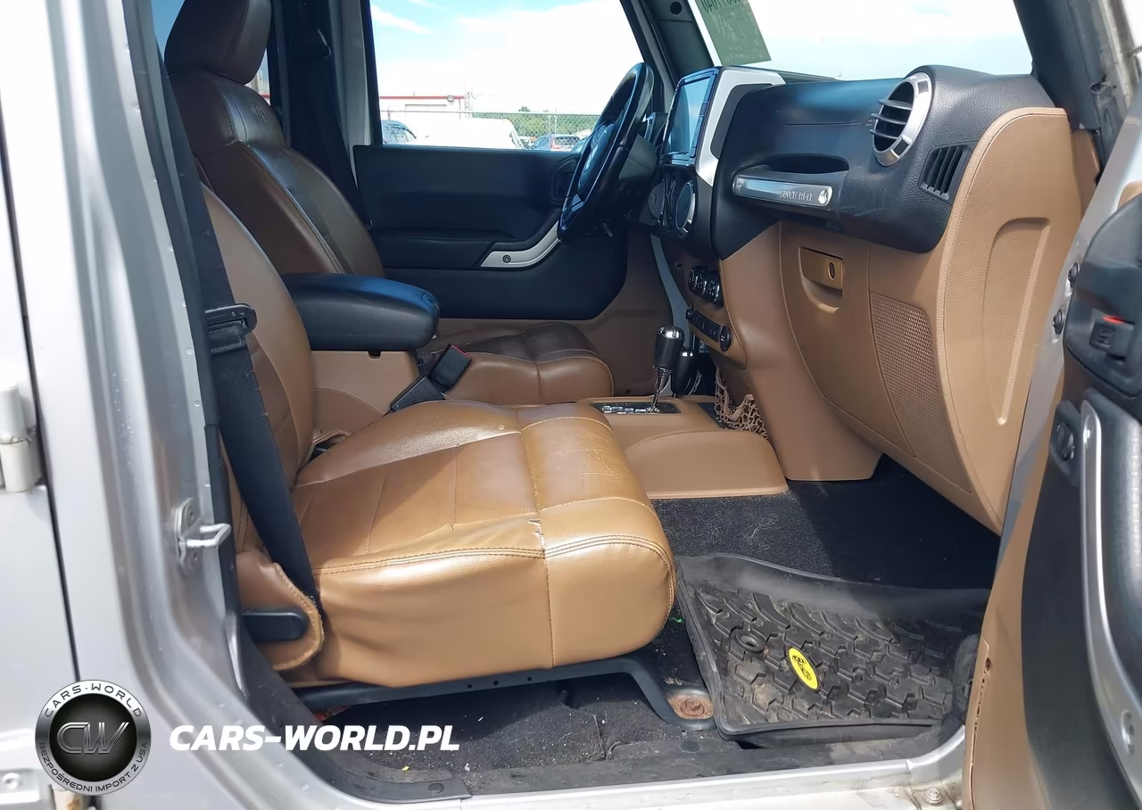 2012 Jeep Wrangler Unlimited Sahara VIN:1C4HJWEG4CL122470 - 5
