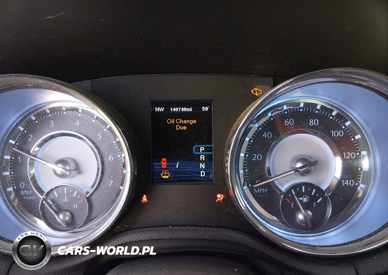 2012 Chrysler 300 VIN:2C3CCAAG0CH114171 - 7