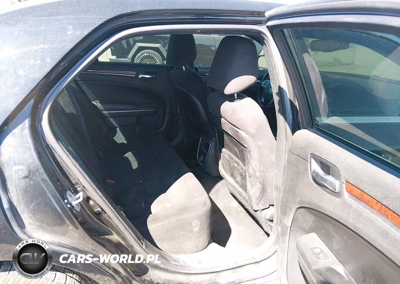 2012 Chrysler 300 VIN:2C3CCAAG0CH114171 - 8