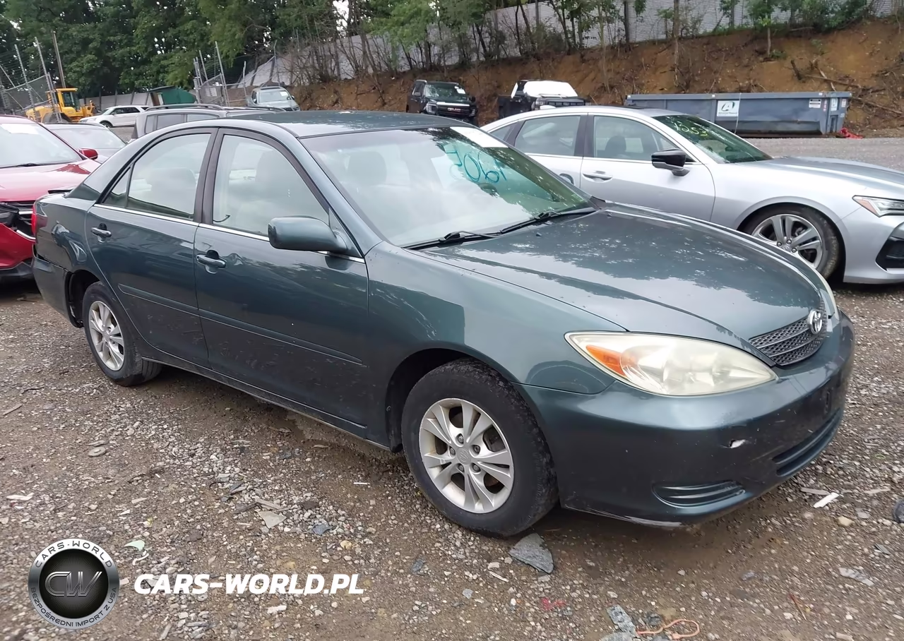 2004 Toyota Camry Le V6 – zdjęcie 1 z 17